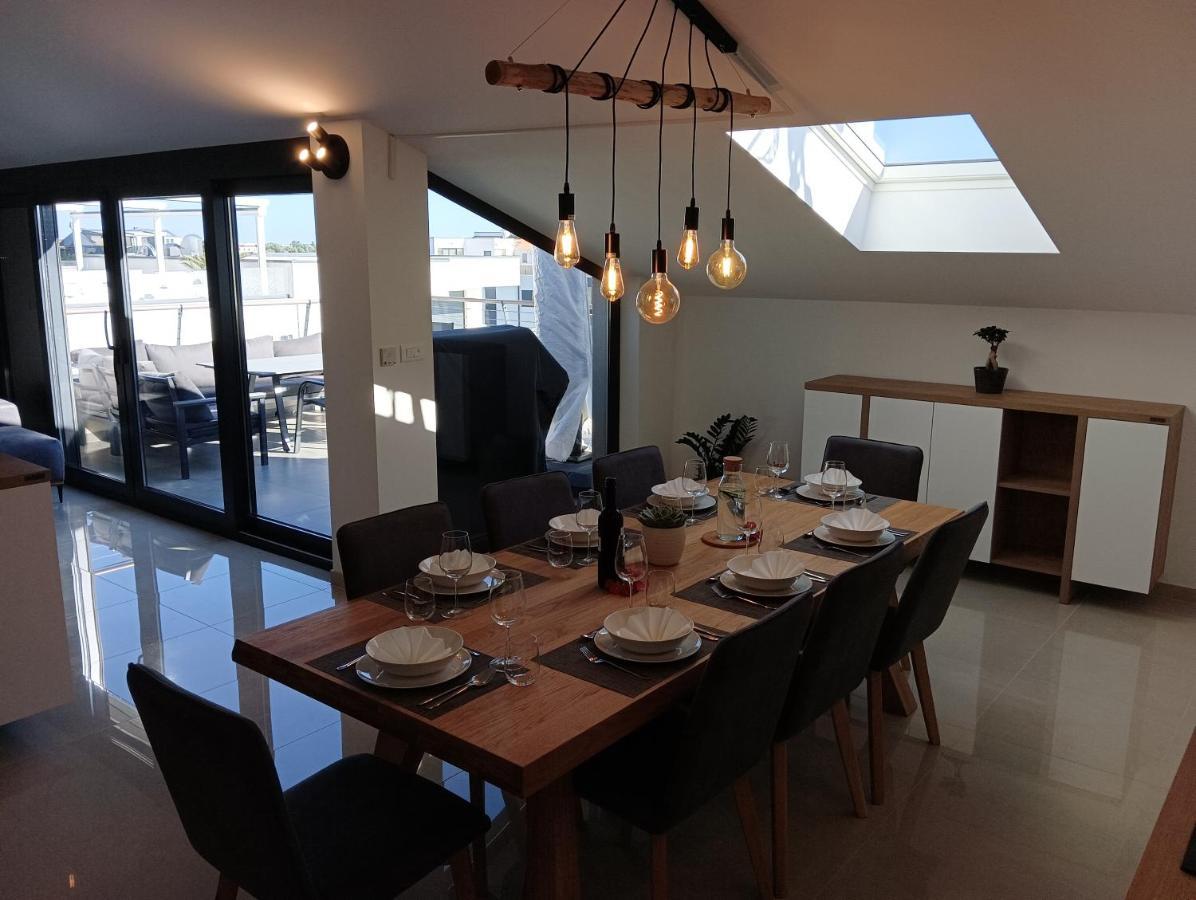 メドゥリンPenthouse Sunsetアパートメント エクステリア 写真