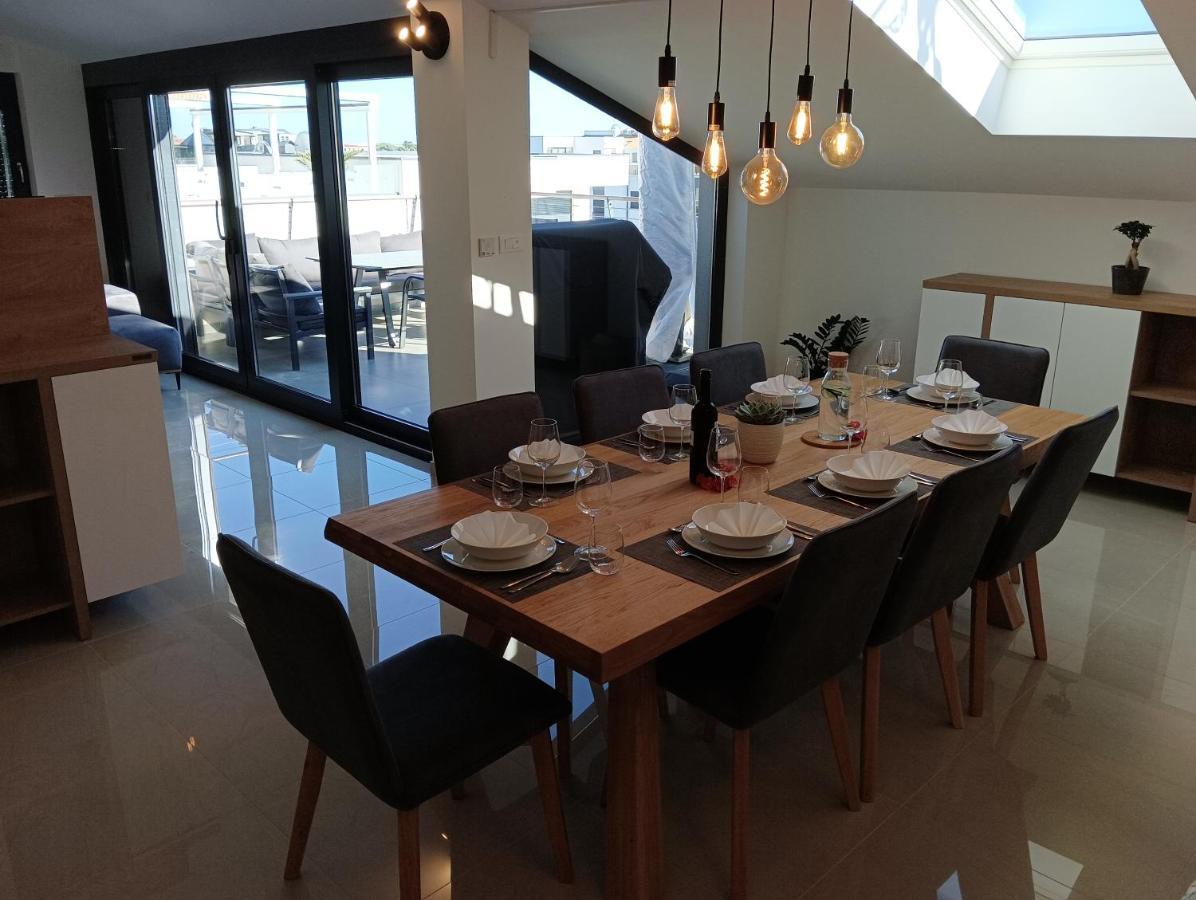 メドゥリンPenthouse Sunsetアパートメント エクステリア 写真