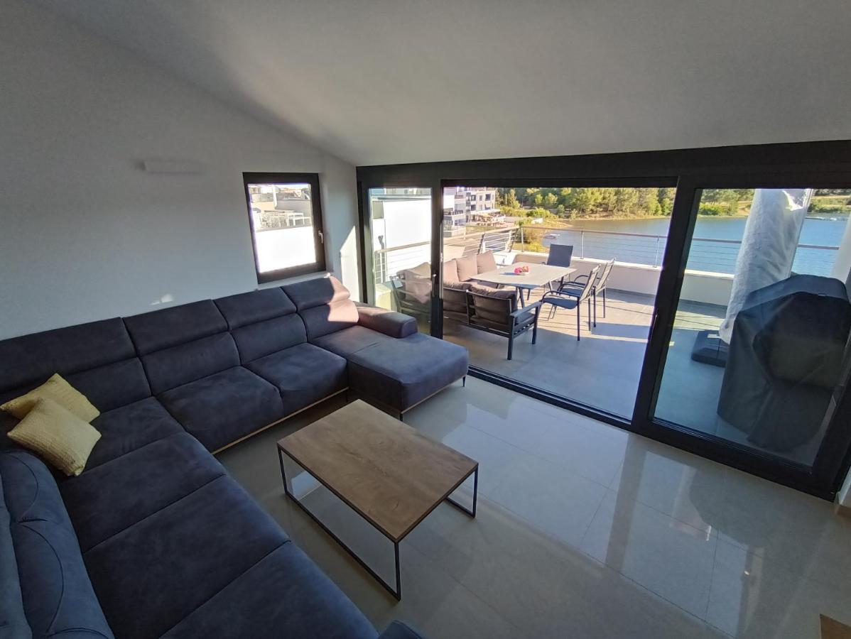 メドゥリンPenthouse Sunsetアパートメント エクステリア 写真